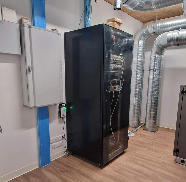 Installation câble réseau le Val