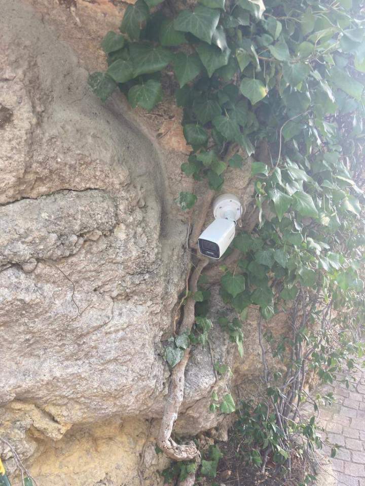 Pose caméra de surveillance Le Var