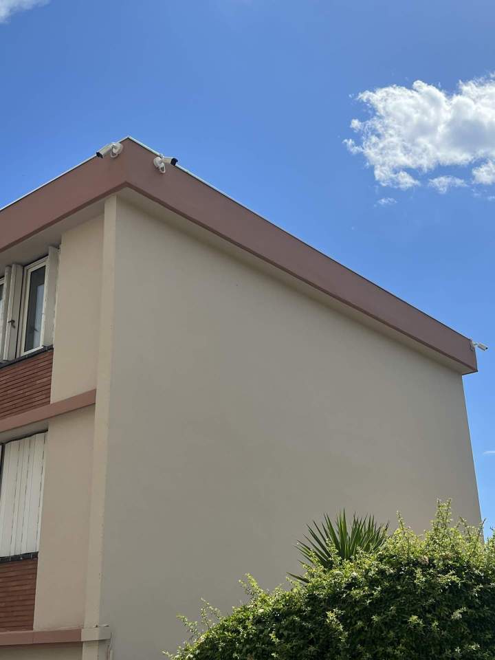 Mise en place du caméra du bâtiment Le Var